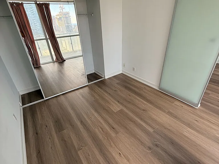 15 Grenville St #2511 — Photo 10