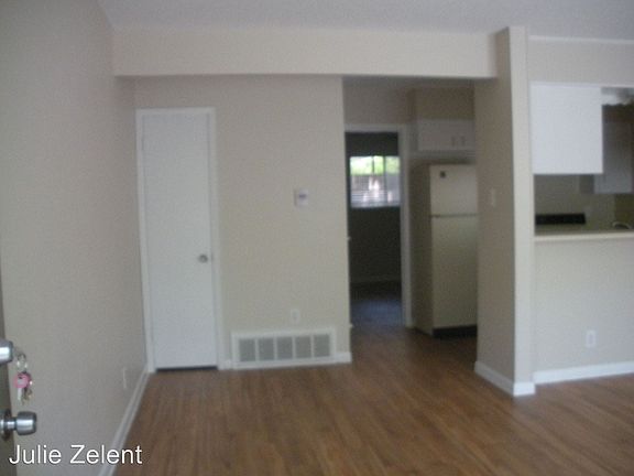 4th image of 1112 W 11th St APT 204
