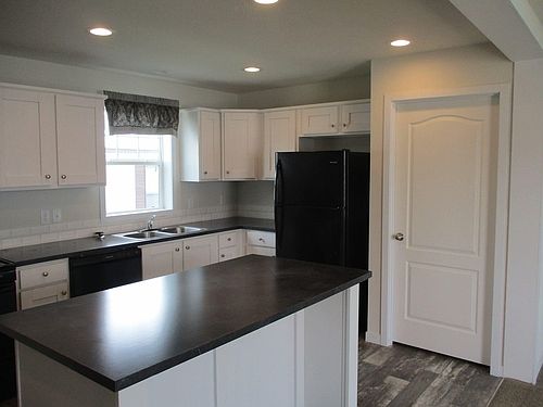 2nd image of 20769 Seneca Dr