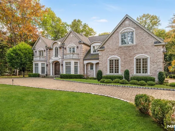 46 Partridge Hl, Upper Saddle River, NJ 07458