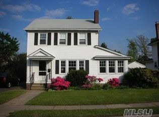 18 Rockville Ave, Rockville Centre, NY 11570