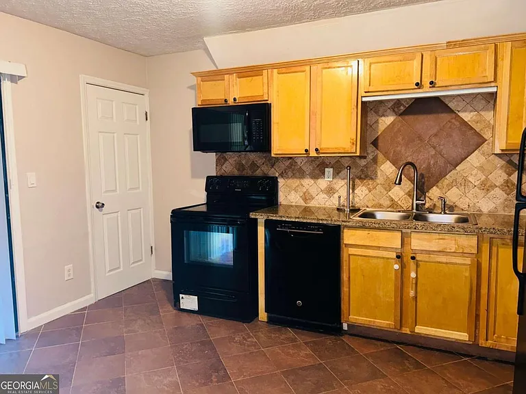 140 Summerwood Dr #140 — Photo 10