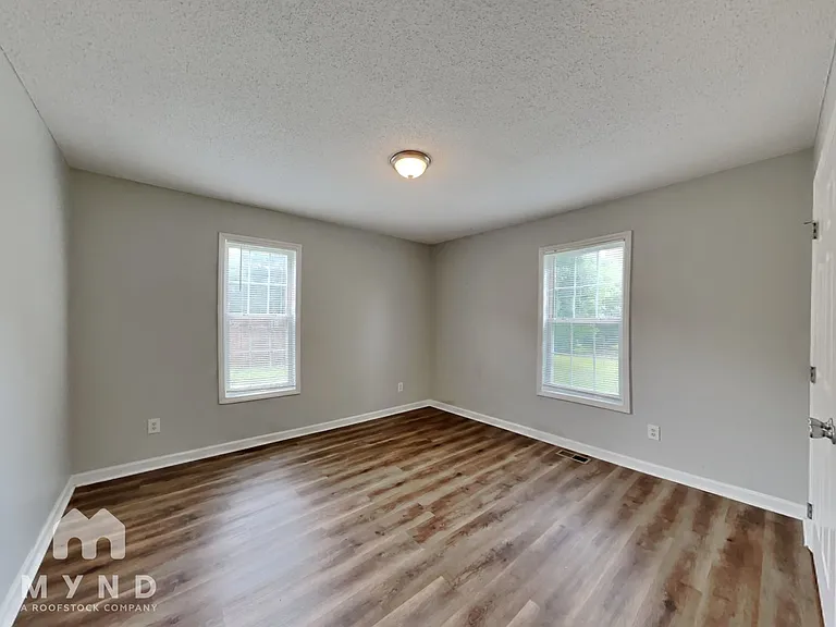 104 Carrington Dr — Photo 15