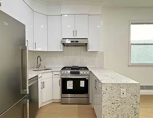 2nd image of 2556 37th St #2R