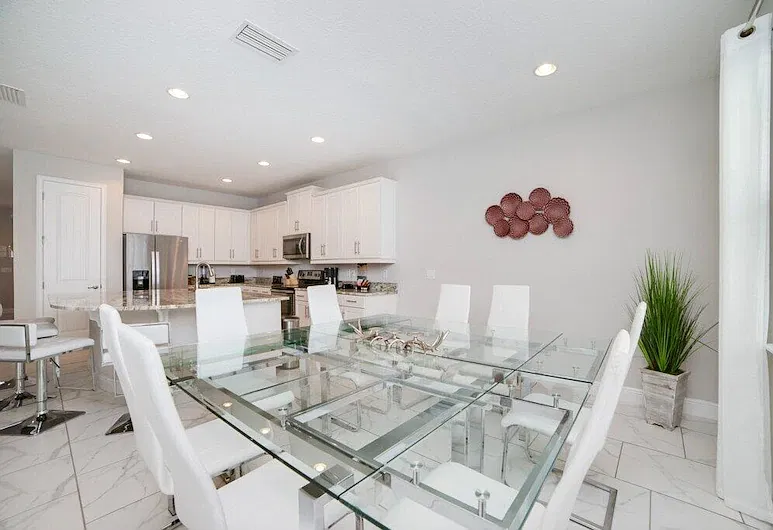 5 bed, 3017 sqft, $3,500 — Photo 3