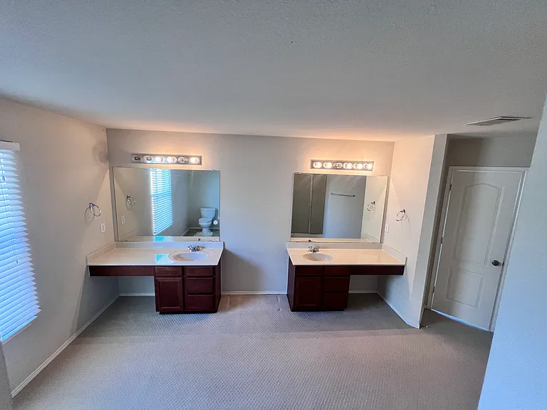 His/Her Sinks in the Master bathroom!