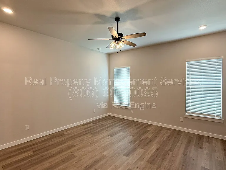 2915 Tractor Ave — Photo 5