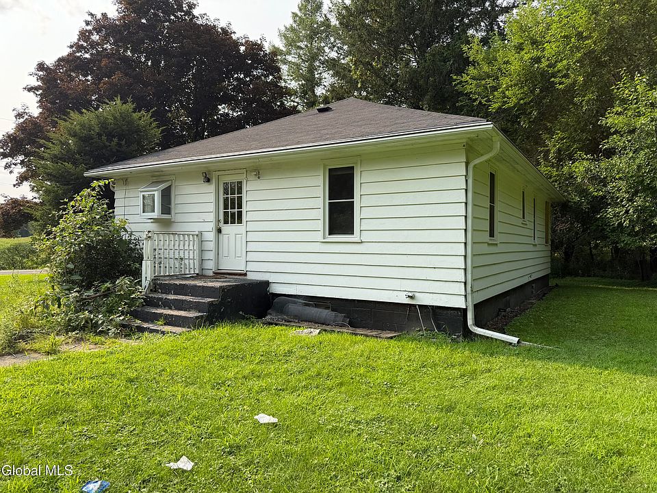 1st image of 1822 S Old Post Road