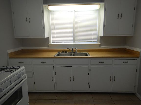 4th image of 614 W Atkins Ave