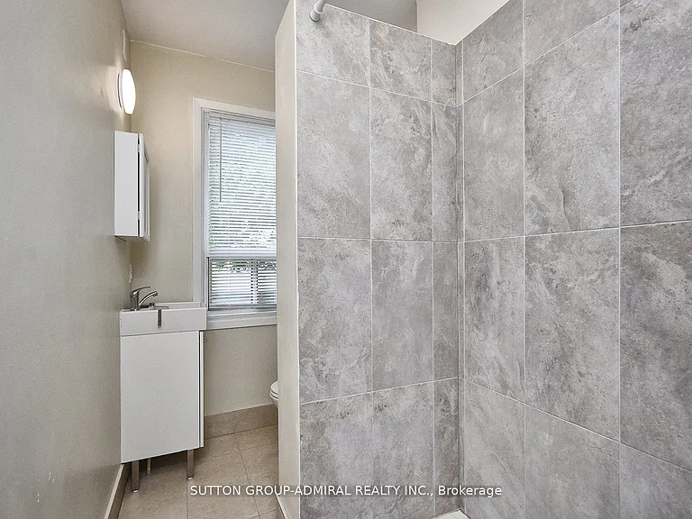 1932 Queen St E #2 — Photo 10