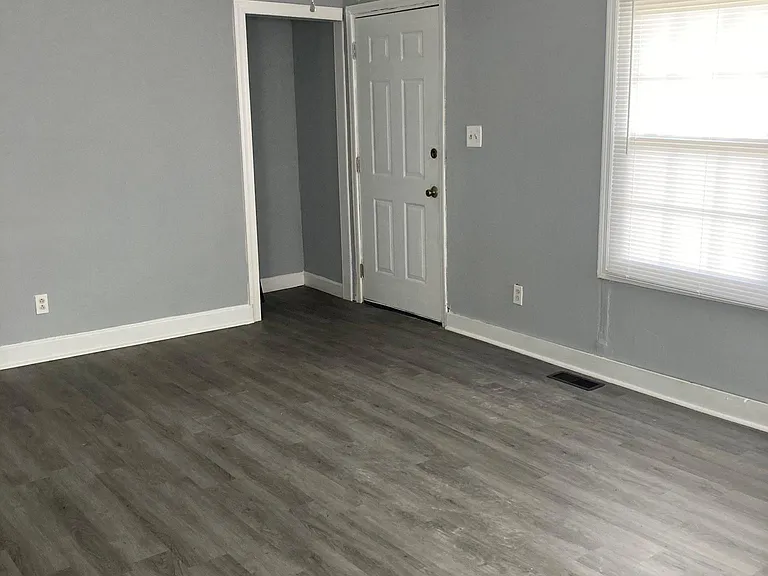 1618 Washington St — Photo 1