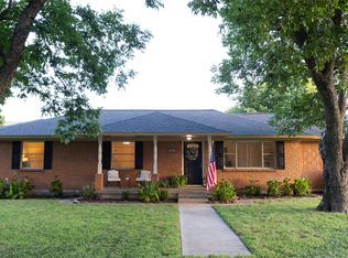 2814 Silvermeadow Ln, Corinth, TX 76210