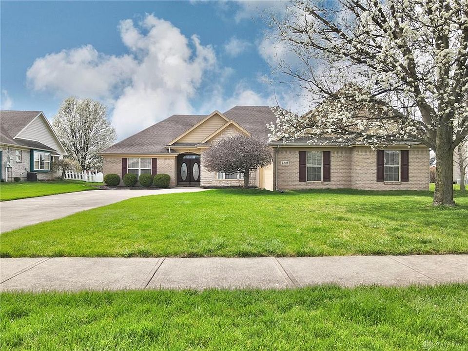 1st image of 2826 Parkwood Dr