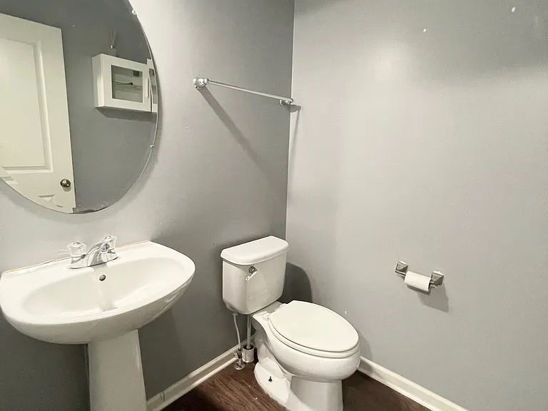 1670 Primrose Ave — Photo 15