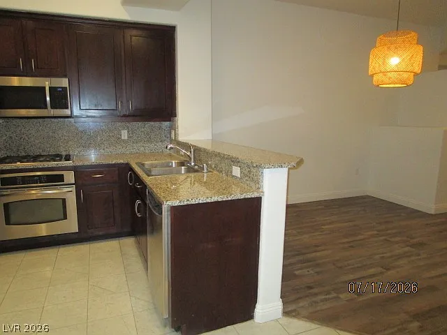 2 bed, 2.0 bath, 1134 sqft, $1,695 — Photo 4