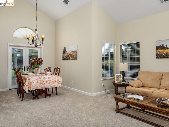 5th image of 4166 Sequoia Dr