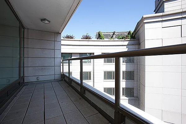 Sold by Trump International Realty | media 2