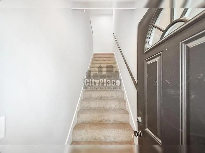 1722 Ingram St #B — Photo 6