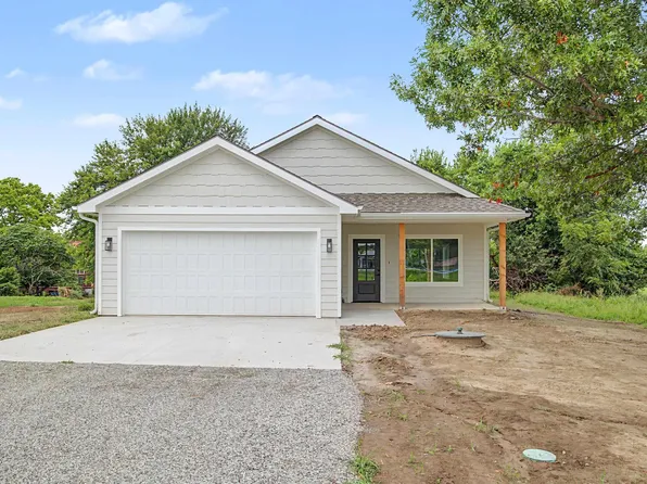8711 Willow Ln, Ozawkie, KS 66070