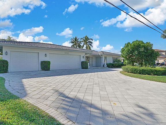 3rd image of 3020 NE 51st St