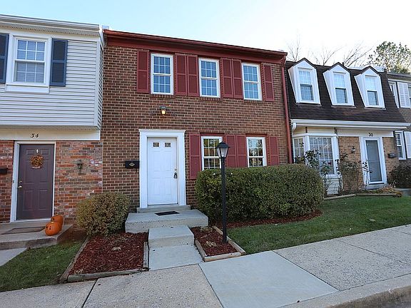 3rd image of 32 Big Acre Sq Unit 19-6
