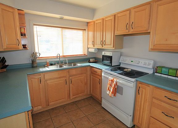 3rd image of 1156 E Emerson Ave
