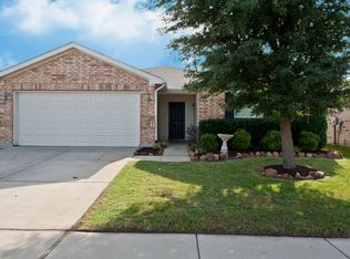 8816 King Ranch Dr, Aubrey, TX 76227