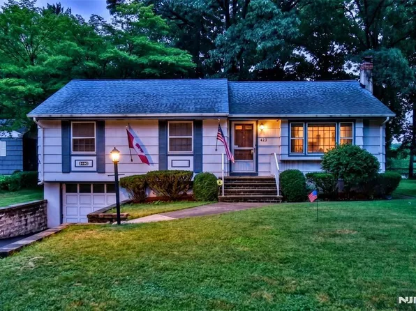 423 W Oakland Ave, Oakland, NJ 07436