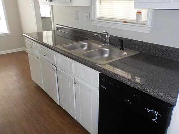 3rd image of 6869 Valley Park Dr