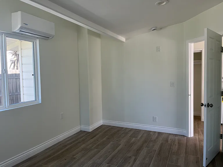667 W Roderick Ave #2 — Photo 3