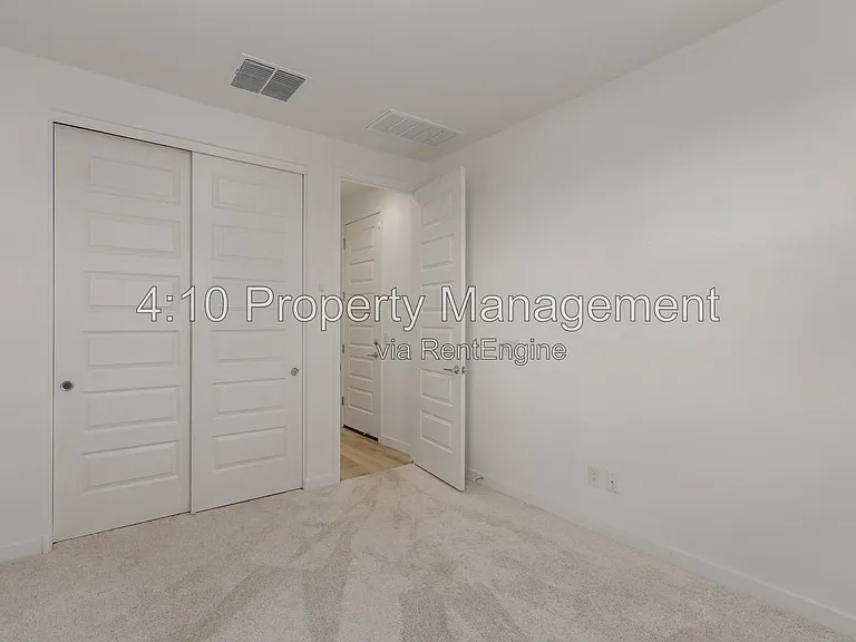 2222 E Palmdale Ln — Photo 27