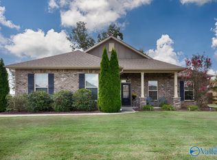 18230 Red Tail St, Athens, AL 35613