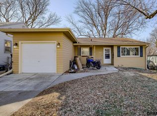 7631 Maywood St, Ralston, NE 68127