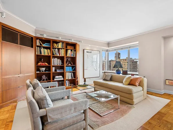 2 5th Ave APT 15U, New York, NY 10011