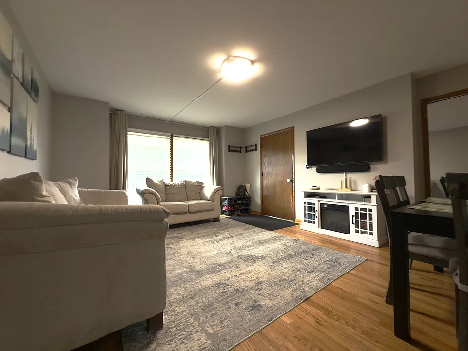 1202 E Ardyce Ln #1