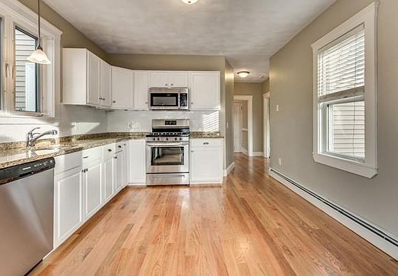 3rd image of 36 Bradford Ave