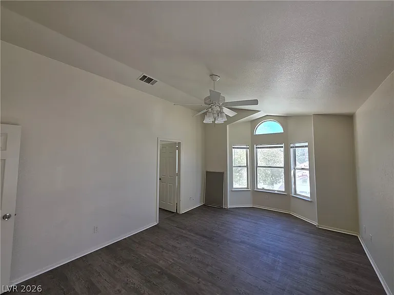 8008 Dover Shores Ave — Photo 26