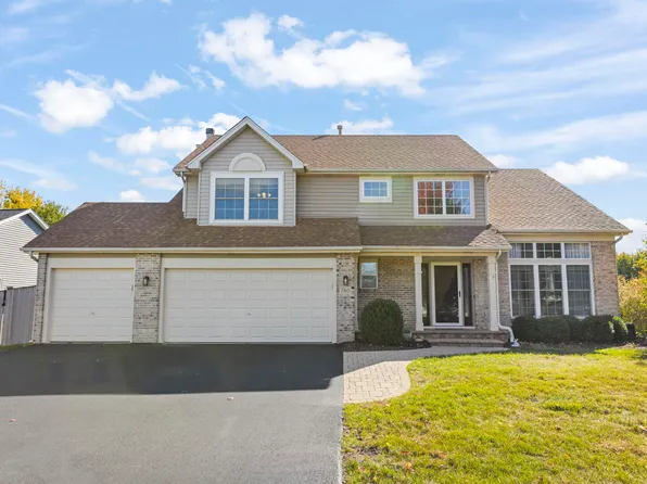 760 Churchill Ln, Oswego, IL 60543