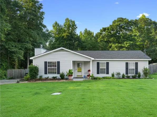 3304 Northgate Dr, Opelika, AL 36801