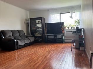 722 Cricket Ln, Woodbridge, NJ