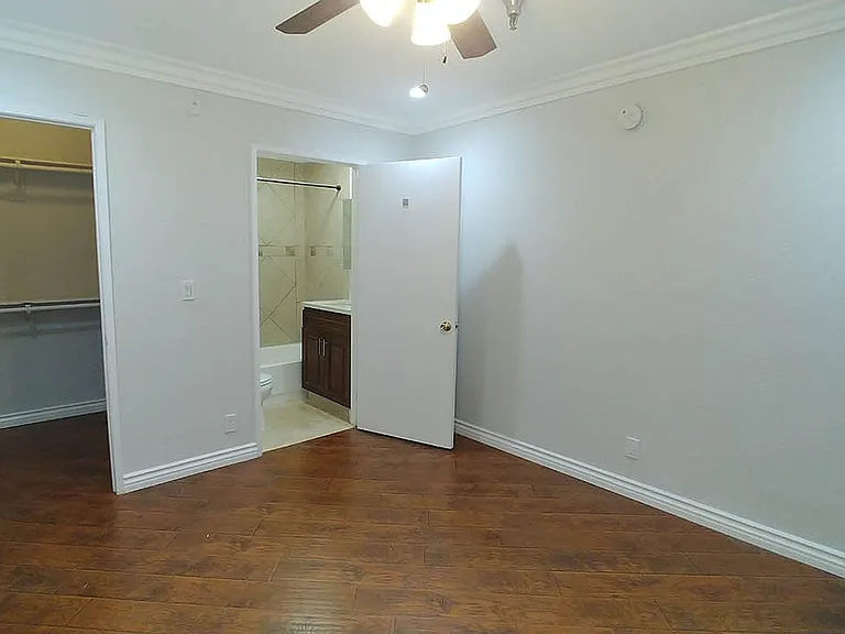 Five Star Suites — Photo 195