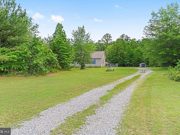 4th image of 212 Briar Cir