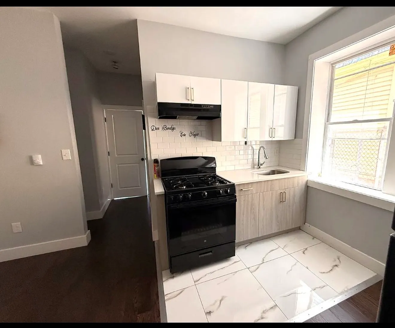 3 bed, $2,150 — Photo 1