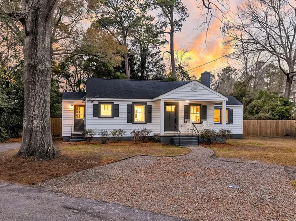 1204 Vienna Woods Rd, Hanahan, SC 29410