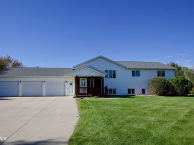 10710 Rose Dr, Bismarck, ND, 58501