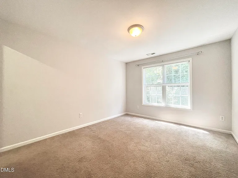 112 Taylors Creek Ct — Photo 21