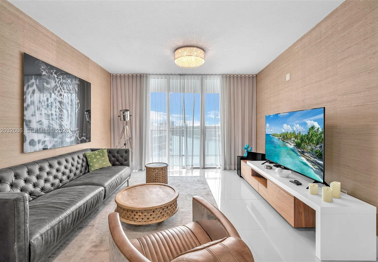 Eden House Condo — Photo 1
