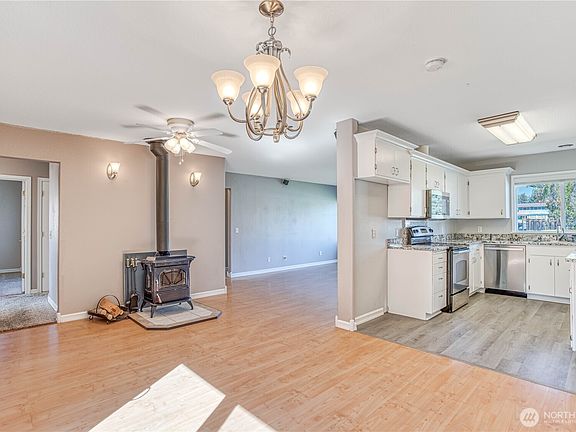 5th image of 350 Johnson Place NE