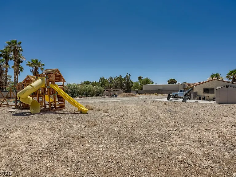 5945 N El Capitan Way — Photo 58