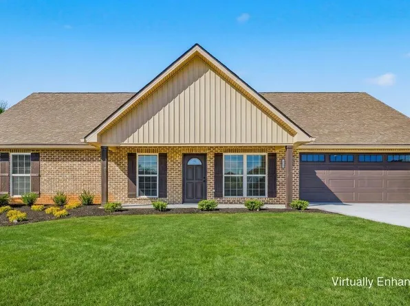 921 Carter Springs Dr, Maryville, TN 37801